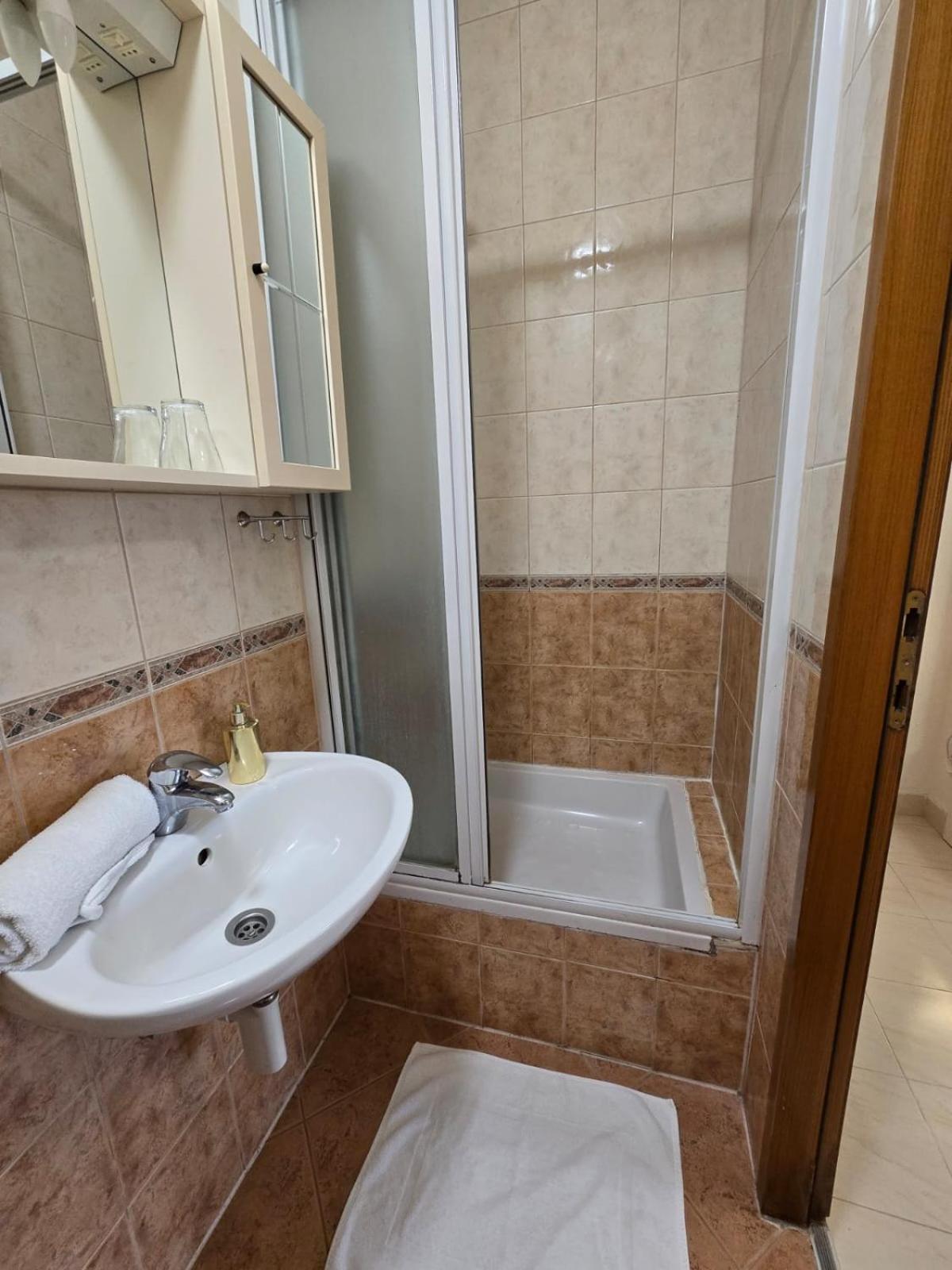 Apartment Ella Banjol Dış mekan fotoğraf